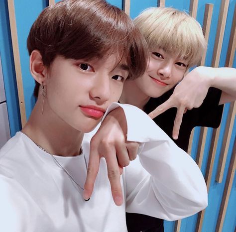 #Hyunjin and #IN ~ #StrayKids Hyunjin And In, Real Parents, My Kind Of Love, World Domination, Kids Pictures, Lee Min Ho, Best Couple, My Only Love, Lee Know