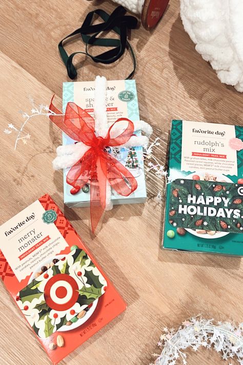 Amazon Gift Card Teacher Christmas, Target Gift Card Teacher Christmas, Hobby Lobby Gift Card Ideas, Teacher Giftcard Present Christmas, Gift Card Teacher Gifts Christmas, Christmas Teacher Gift Card Ideas, Target Gift Card Ideas, Cute Ways To Gift Gift Cards, Cute Gift Card Presentation