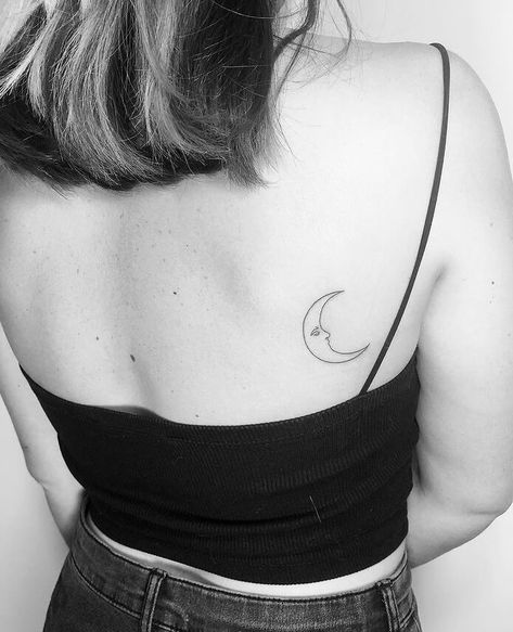 39 Creative Minimalist Aesthetic Tattoo Ideas - Ideasdonuts Back Tattoo Women Placement, Back Minimalist Tattoo Women, Small Tattoo Placement Ideas Hidden, Minimalist Aesthetic Tattoo, Back Tattoo Placement Ideas, Hidden Tattoo Placement For Women, Small Tattoo Back, Cute Tattoo Placement, Women Tattoo Placement