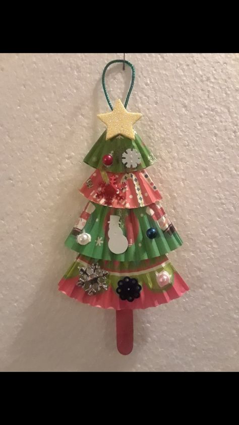 Cupcake liner Christmas tree Cupcake Paper Christmas Tree, Cupcake Liner Christmas Tree, Crafts Toddlers, Cupcake Liner Crafts, Children Ministry, Christmas Tree Pictures, Gifts 2022, Lady Art, Christmas Decorations For Kids