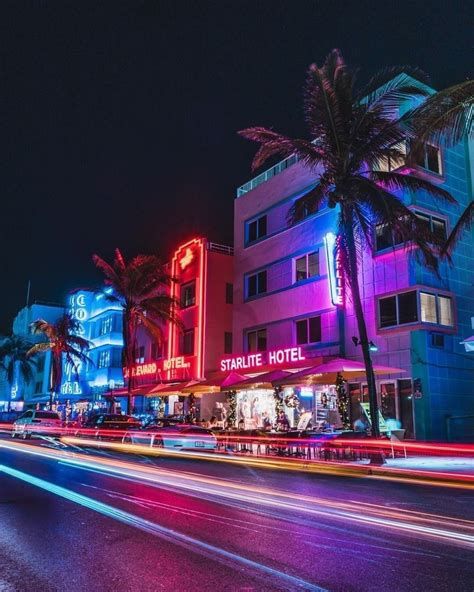 80s Miami Aesthetic, Drive Wallpaper, 80s Miami, Miami Hotels South Beach, Miami Pictures, Movie Fast And Furious, Miami Aesthetic, Miami Club, Miami Hotels