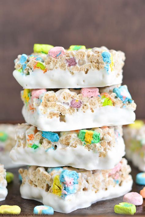 Lucky Charms Rice Crispy Treats, Lucky Charms Cereal Bars, Lucky Charms Cake, Cereal Bars Homemade, Recipe For Rice, Lucky Charms Treats, Cereal Bars Recipes, Traditional Baking, Alzheimers Caregivers