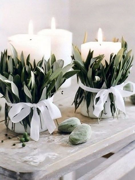 Simple Holiday Decor, Minimalist Christmas Decor, Natural Christmas Decor, Christmas Table Centerpieces, Christmas Centerpieces Diy, Table Runners Wedding, Festival Diy, Natural Christmas, Minimalist Christmas