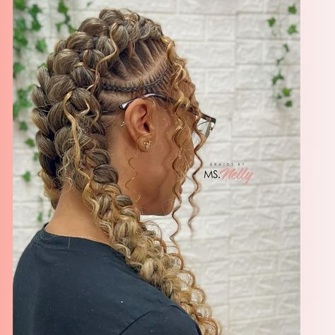 Threw a curve in it this time 💫🦋 • Book under 2 Butterfly Feedins w/skinny braids - Add on: Curls throughout • #dallas #dallashair #dallashairstylist #dallasbraids #dallasbraider #braids #cornrows #butterflybraids #softstyles #hair #art #blackhair Butterfly Dutch Braid, Two Stitch Braids With Curls, Boho Butterfly Braids, How To Do Butterfly Braids, Butterfly Braids With Curls, Butterfly Cornrows, Two Butterfly Braids, 4 Butterfly Braids, 2 Boho Feed In Braids