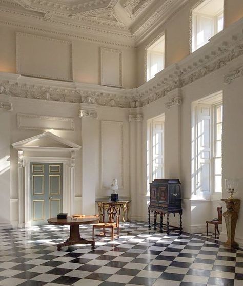 White Hall, Hall Interior, Black And White Marble, Brick Design, Neoclassical, Maine House, Parisian Style, White Marble, Marble