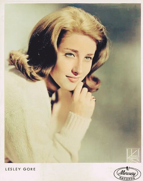 Leslie Gore, Lesley Gore, Batman Tv Series, Face Drawing Reference, Smells Like Teen Spirit, Oldies Music, Model Outfits, Types Of Girls, Hair Reference