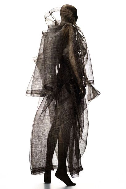 Deconstruction Fashion, Sculptural Fashion, Conceptual Fashion, Sheer Fashion, Avant Garde Fashion, Fashion Costume, Sheer Fabric, Vintage Clothes, Issey Miyake