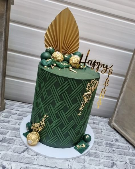 Graduation Cake Ideas Green And Gold, Green And Gold Cake Birthday For Men, Green And Gold Cakes Birthday, Green Black And Gold Birthday Cake, Two Tier Green Cake, Dark Green And Gold Cake, Green Birthday Cakes For Men, Sage And Gold Cake, Green Cake For Men