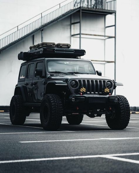 Car Travel Hacks, Jeep Photos, Bike Photoshoot, Custom Jeep Wrangler, Wrangler Accessories, Offroad Jeep, Jeep Jl, Custom Jeep, Jeep Cars