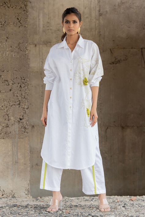 Pooja Keyur, Co Ords Outfits Indian, White Co Ord Set, Co Ords Outfits, Stylish Kurtis Design, Sets Outfit, New Kurti Designs, Fashionable Saree Blouse Designs, White Kurta