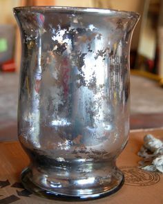 How to make glass look like mercury glass. Krylon Looking Glass Spray Paint, Looking Glass Paint, Krylon Looking Glass, Looking Glass Spray Paint, Glass Spray Paint, Mercury Glass Diy, Mercury Glass Vase, Clear Vases, Astuces Diy