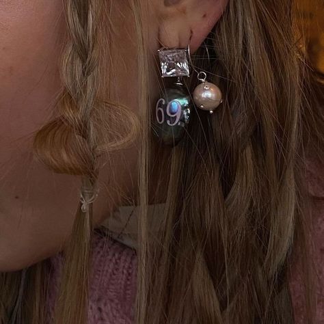 Marnie Cromwell, Halloweentown Aesthetic, Wocky Slush, Visual Gallery, Facial Piercings, Eyebrow Piercing, Belly Button Piercing, Nail Jewelry, Funky Jewelry