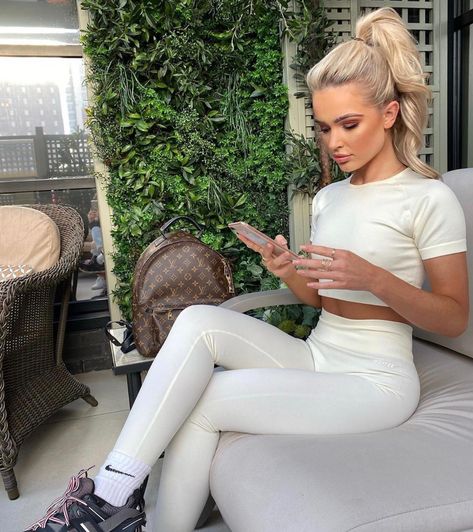 Ella Ravenscroft, Gym Kit, Travel Stamp, White Jeans, Blonde, Style Inspiration, Gym, Lifestyle, My Style