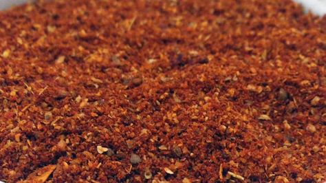 Harissa Spice Blend Recipe, Harissa Seasoning, Middle Eastern Cuisine, Spice Blends Recipes, Bbq Sauces, Spice Mix Recipes, Chilli Peppers, Seasoning Recipe, Savoury Recipes