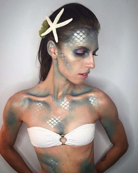 Pin for Later: 30 Incredible Mermaid Makeup Ideas That Make Ariel Look Like a Basic Fish Sea Witch Costume, Mermaid Photo Shoot, Mermaid Makeup Halloween, Evil Mermaids, Siren Costume, Fish Makeup, Dark Mermaid, Halloween Makeup Diy, Mermaid Photos