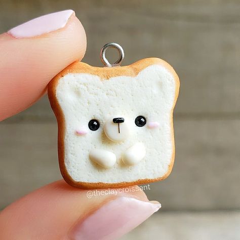 Bread Clay, Beads Craft Kids, Kawaii Diy Crafts, Polymer Clay Kawaii, Clay Keychain, Texas Toast, Kawaii Diy, Good Weekend, Clay Crafts Air Dry