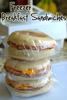 Freeze Breakfast, Resep Makanan Beku, Microwave Meals, Menu Sarapan Sehat, Freezer Breakfast Sandwiches, Freezer Breakfast, Vegan Burger, Breakfast Sandwiches, Good Eat