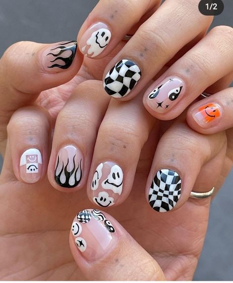 Nails Ghost, Nails Country, Square Press On Nails, Minimal Nails Art, Press Nails, Mens Nails, Retro Nails, Short Fake Nails, Nails Glossy