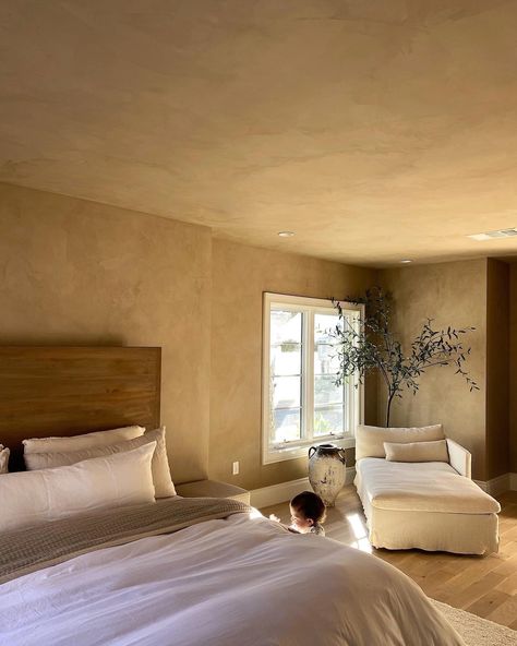 Earth Tone Bedroom, Roman Clay, Portola Paint, Concrete Effect Paint, Modern Art Decor, Plaster Walls, Master Bedrooms Decor, Bedroom Inspo, Interior Inspo