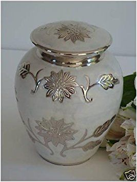 Urn Ashes, Companion Urns, To My Future Husband, Wooden Urn, Urn Vase, Future Clothes, Memorial Urns, Human Ashes, Ideas Family