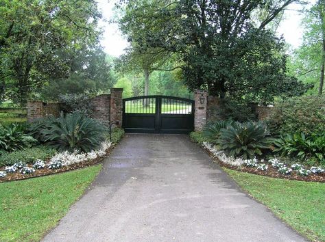 Farmhouse Gates, Gates Sliding, Landscaping Entrance, Entrance Gates Driveway, Property Gates, Driveway Entrance Landscaping, Farm Entrance, Ranch Gates, Sago Palm