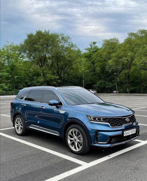 2022 Kia Sorento, Kia Suv, Family Cars Suv, Affordable Suv, Car Quiz, Toyota Runner, Large Suv, Kia Motors, Cafe Racer Bikes