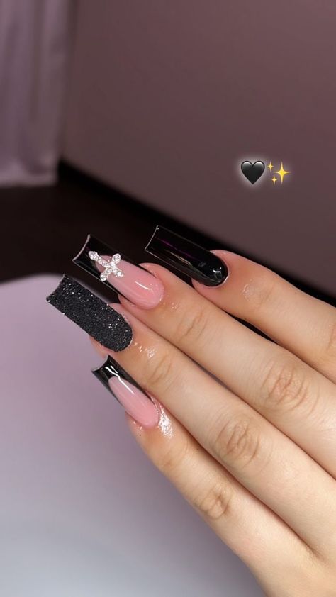 Burgundy Nails Acrylic Design Short, Unique Black Nails Acrylic, Black Medium Nail Designs, Black Nail Sets Coffin, Black Cute Nails Acrylic, Medium Black Nail Designs, Black Acrylic Nails Medium, Black Boujee Nails, Black Set Nails