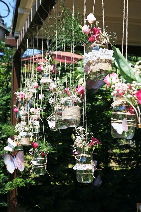 Garden Party Gifts, Jar Floral Arrangements, Butterfly Birthday Party Ideas, Baby Shower Balloons Girl, Home Party Ideas, Butterfly Quince, Butterfly Garden Party, Spring Birthday Party, Enchanted Woodland