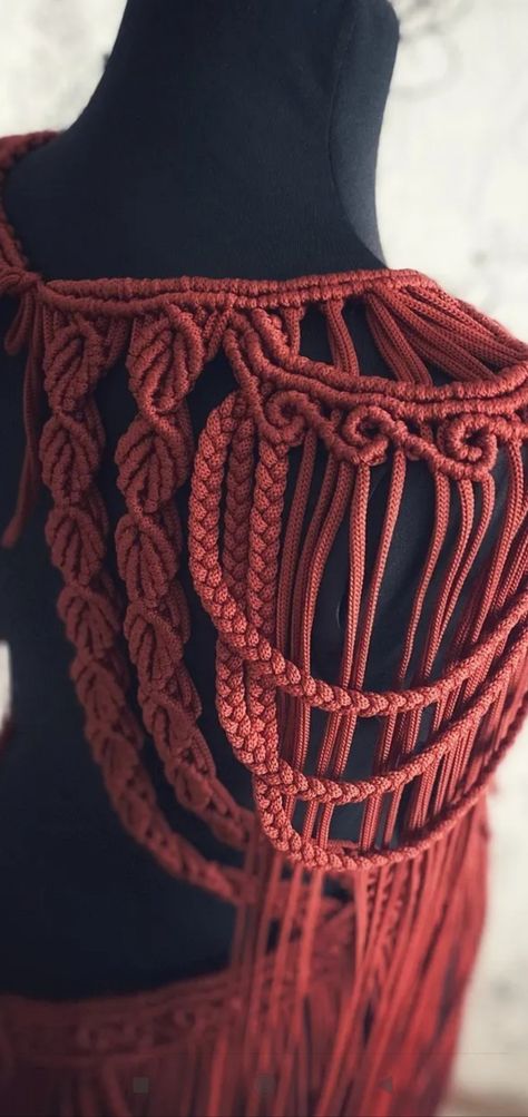 Macrame Harness, Macrame Couture, Crochet Bunting Pattern, Diy Macrame Projects, Macrame Fashion, Macrame Top, Trash To Couture, Bunting Pattern, Macrame Clothes