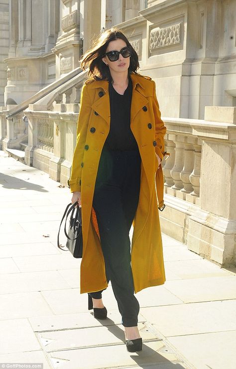 Mustard Yellow Coat, Anne Hathaway Style, Mustard Coat, Yellow Trench Coat, Burberry Purse, Yellow Coat, Mk Handbags, Cheap Makeup, Wearing Sunglasses