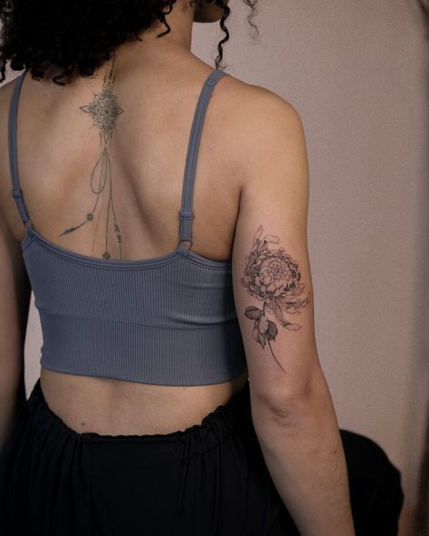 I adore how beautifully these two tattoos complement each other, harmonizing with the natural contours of her body. ~ it was a pleasure to add this lovely chrysanthemum next to @sonyapokesyou beautiful healed work (#queenofhandpoke) 🖤 . . . . . . . . . . . . . . . . . . . #chrysanthemumtattoo #finelinechrysanthemumtattoo #tattooschweiz #flowertattoo #tattoobern #tattooartist #tattoolosangeles #tattoozürich #tattoogeneve #tattoosanfrancisco #handpoke #healedhandpoke #finelinetattoo #finelinel... Chrysanthemum Leg Tattoo, Chrysanthemum Hip Tattoo, Chrysanthemum Tattoo Back, Chrsanthym Tattoo, Chyrasantemum Tattoo, Chrisantem Tattoo, Chrysanthemums Tattoo, Chrysanthemum Tattoos, November Flower