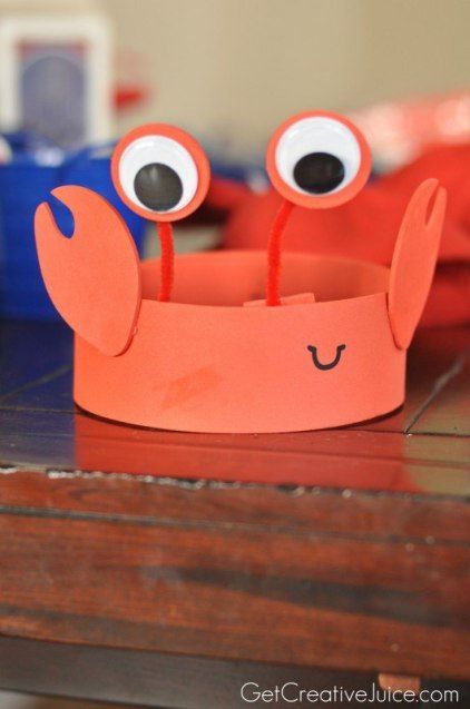 10 Adorable DIY Party Hat Ideas on Love the Day Diy Party Hat, Holiday Baking Thanksgiving, Crab Headband, Lobster Party, Crab Party, Underwater Party, Crazy Hat Day, Silly Hats, Paper Crown