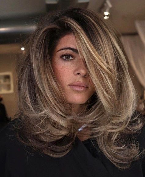 Thick Bob Haircut, Rachel Green Hair, Rachel Haircut, Angled Hair, Rachel Hair, Long Sleek Hair, Blonde Balayage Highlights, Ash Blonde Balayage, Blond Balayage