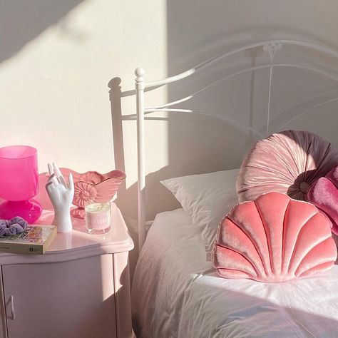 pastel aesthetic Dream House Bedroom, Barbie Bedroom, Pink Club, Barbie Room, Malibu Barbie, Cute Room Ideas, Boho Room, Barbie House, Barbie Dream House