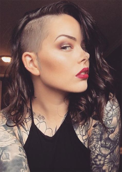 Vi Haircut, Half Shaved Hair Medium, Badass Hairstyles, Phoenix Fashion, Undercut Haircut, Women Undercut, Shaved Hair Women, Undercut Hairstyles Women, Undercut Long Hair