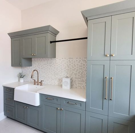 Pantry Laundry Room Combo, Kitchen Craft Cabinets, Laundry Room/mudroom, Laundry Room Colors, Blue Laundry Rooms, Pantry Laundry Room, Green Laundry, Laundry Room Lighting, Dream Laundry Room