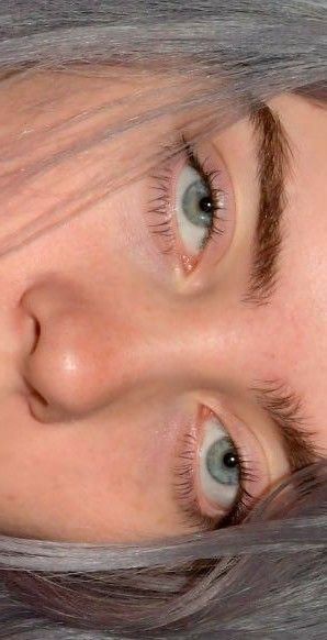 her ocean eyes 🦋 Billie Eilish Eyes Close Up, Billie Eilish Eyes, Weird Woman, Chaotic Beauty, Billie Eilish Ocean Eyes, Ocean Eyes, I Love Girls, Grey Hair, Beautiful Eyes