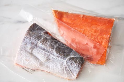 Cook Frozen Salmon, Frozen Fish, Frozen Salmon, Easy Baked Salmon, Salmon Filet, Cooking Salmon, Cooking Lessons, Family Cooking, Salmon Fillets