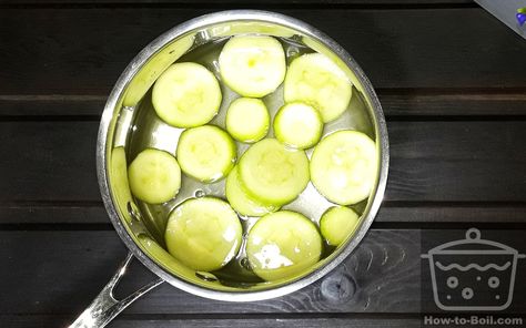 How to Boil Zucchini (Recipe) Boiled Zucchini Recipes, Boiled Squash, How To Cook Zucchini, Boiled Food, Zucchini Recipe, Healthy Vegetable, Zucchini Squash, One Dish Dinners, Water Boiling