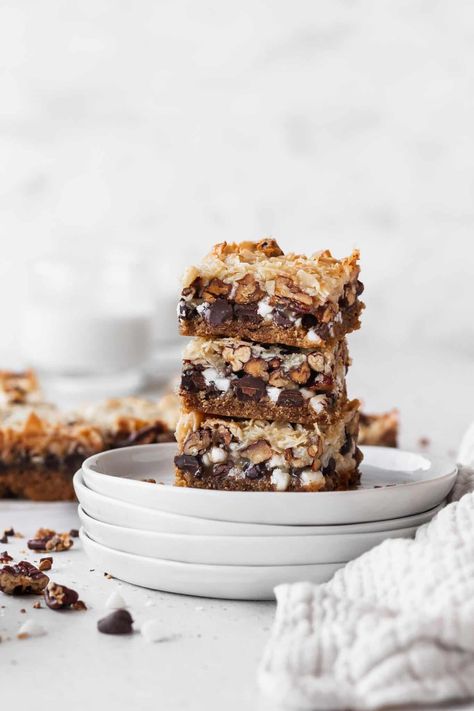 7 Layer Magic Bars (Vegan!) - Ai Made It For You 7 Layer Magic Bars, Peanut Butter Oatmeal Breakfast, Vegan Sweetened Condensed Milk, Peanut Butter Banana Oats, Peanut Butter Bar, Vegan Dessert Bars, Vegan Tofu Recipes, Eggless Cookie, Eggless Cookie Recipes