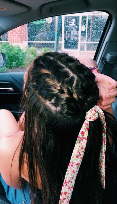 Cute Hairstyles French Braids, Graduation Hair, Siya Ram, Hair School, School Hair, Hairstyle Inspo, Graduation Hairstyles, Peinados Fáciles Para Cabello Corto, Hairdo For Long Hair