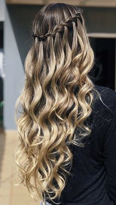 3 Reasons You Should Be Taking Hair Growth Supplements for Hair Growth Junior Prom Hairstyles Half Up, Hair Down Hairstyles Formal, Formal Dance Hairstyles, Peinados De Graduacion Suelto, Pretty Hairstyles For Long Hair, Wavy Long Hairstyles, Supplements For Hair Growth, Waterfall Braid With Curls, Growth Supplements