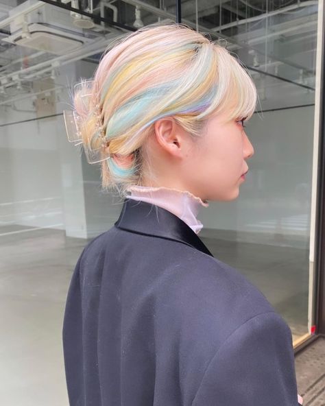 -ˏˋrooˊˎ- on Twitter: "pastel hair by sapi_maru… " Rainbow Highlights, Hair Patterns, Dyed Hair Inspiration, Pastel Hair, Hair Reference, Rainbow Hair, Hair Envy, Dream Hair, Top 4