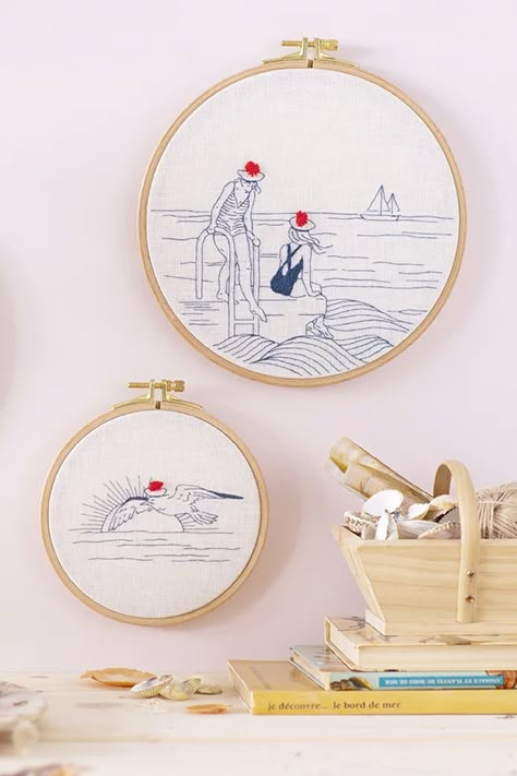 DIY déco : 3 modèles de broderie signés Marion Romain - Marie Claire Blackwork Cross Stitch, Blackwork Embroidery, Diy D, Blue Inspiration, Animal Embroidery, Modern Embroidery, Slow Stitching, Diy Couture, Art Textile