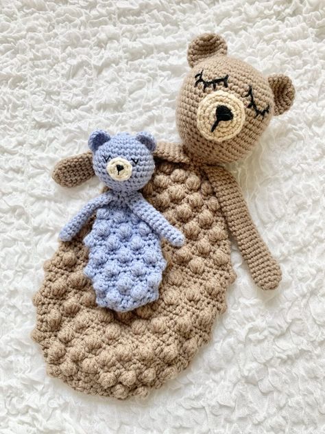 Crochet Security Blanket, Lovey Baby Blanket, Baby Afghan Crochet Patterns, Crochet Bear Patterns, Binky Clips, Easy Handmade Gifts, Lovey Pattern, Baby Afghan Crochet, Toy Crochet