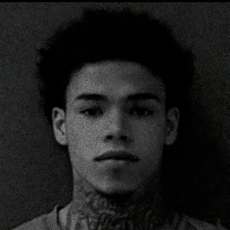 Mug Shots Aesthetic, Cyberghetto Aesthetic, Cute Baddie Pfp, Funny Celebrity Pics, Hard Photo, Y2k Profile Picture, Emo Pfp, Cute Lockscreens, Dark Skin Boys