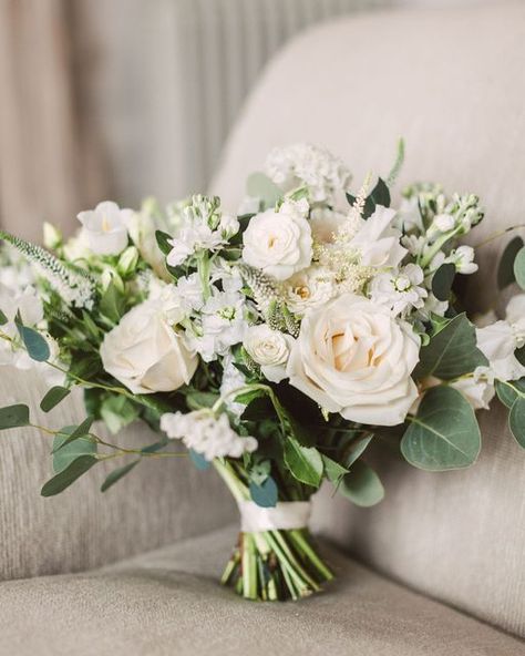 Emily Carr - Wedding Florist on Instagram: "Bringing you more gorgeous inspiration with this stunningly classic white bouquet.​​​​​​​​ ​​​​​​​​ This beautiful bridal bouquet was created for Kinjan and included white Cloud roses, Avalanche roses, campanula, astilbe, spray roses, scabious, stocks, Veronica, sweet peas, lisianthus and eucalyptus. ​​​​​​​​ ​​​​​​​​ The smell was just divine 🤍​​​​​​​​ ​​​​​​​​ Photo @christinasarahb​​​​​​​​ Venue @clevedonhall ​​​​​​​​ ​​​​​​​​ #julywedding #english Bridemaid Bouquet, Gold Wedding Flowers, Emily Carr, Beautiful Bridal Bouquet, White Carnation, White Bridal Bouquet, Damask Rose, English Wedding, Sweet Peas