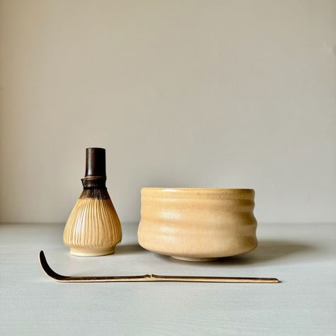 A simple peach chawan with a matching kusenaoshi makes for a lovely tea set. The soft peach color of the bowl is calming, and the whisk holder fits perfectly with it. 📩 Don’t forget to sign up to my newsletter for exclusive early access to my shop updates - You can find a link in my bio @ikkai.ceramics #Matcha #Matchabowl #Chawan #handmadechawan #pottery #matchalovers #handcrafted #handmade #faitmain #handgefertigt #craftmanship #artisanat #handwerkskunst #maker #artisan #ceramics #cérami... Matcha Bowl, Peach Color, Tea Set, Handmade Ceramics, Matcha, Instagram A, Stoneware, I Shop, Sign Up