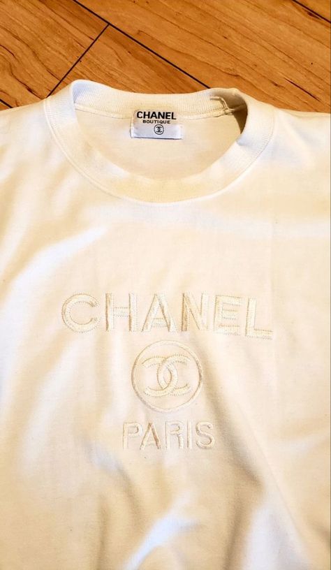 Chanel Jumper, Chanel Crewneck, Chanel Hoodie, Chanel Sweatshirt, Chanel Sweater, Vintage Nike Sweatshirt, Chanel Boutique, Chanel Cruise, Vintage Jumper