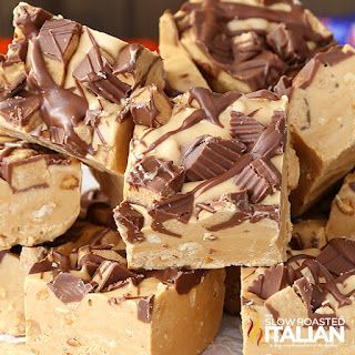 Reese's Peanut Butter Fudge (with video) Baking With Grandma, Peanut Butter Fudge Recipe, Peanut Butter Fudge Easy, Oreo Fudge, Christmas Fudge, The Slow Roasted Italian, Candy Bark, Butter Fudge, Fudge Easy